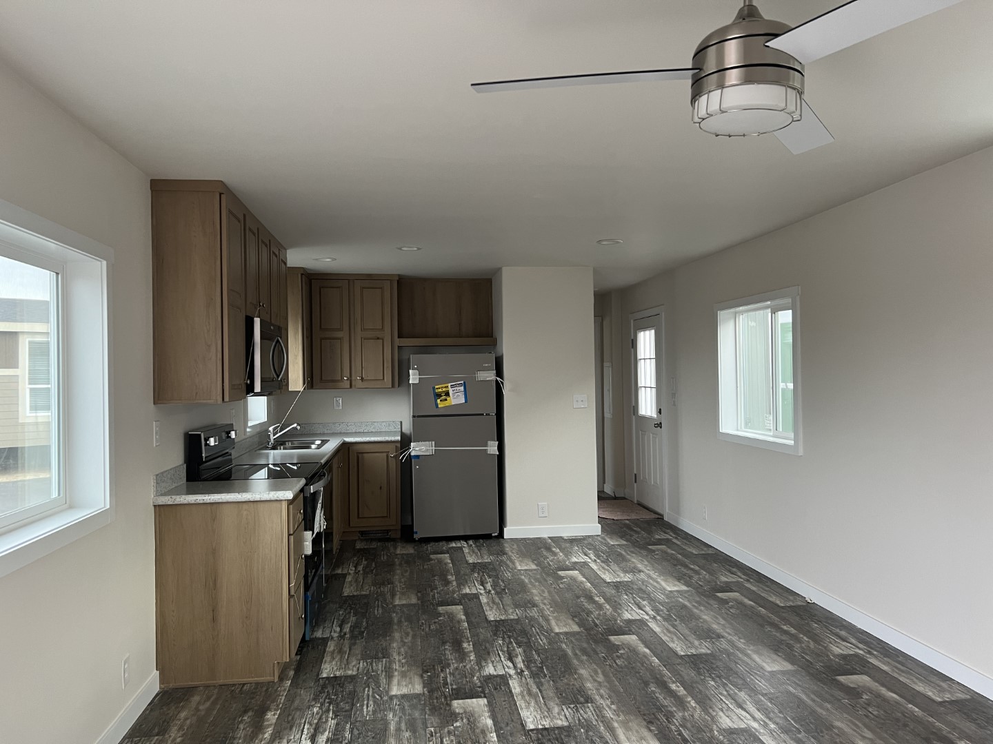 Charming countertop bar for breakfast seating in the Legacy home.