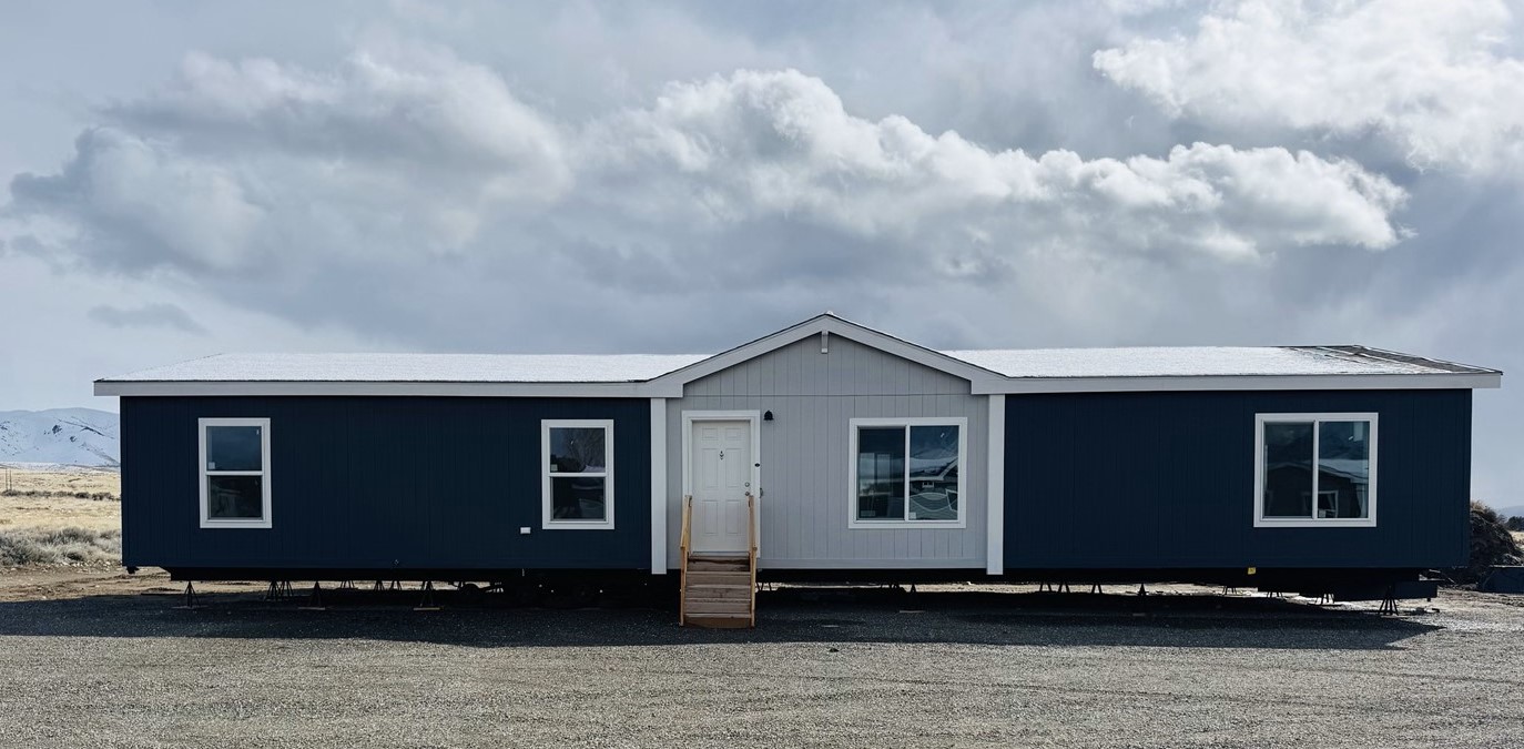 28664R mobile home exterior